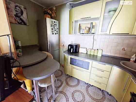 Продаж Квартира 1-кімнатна, 12/15 поверх на Ернста Федора вул., д. 12 Kiev