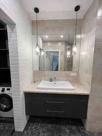 Оренда Квартира 3-кімнатна, 15/19 поверх на ул. Белорусская Киев