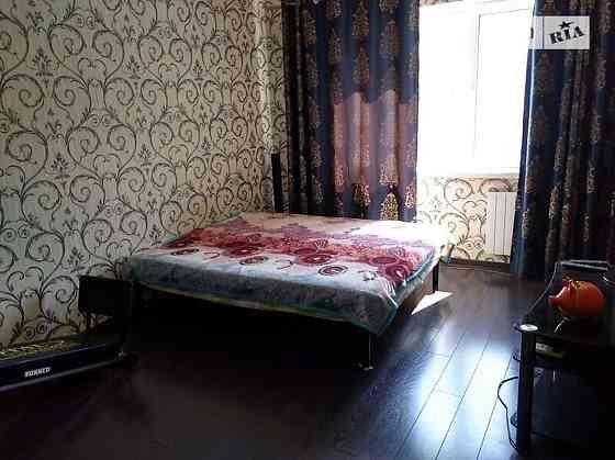 Оренда Квартира 3-кімнатна, 6/10 поверх на Харьковское шоссе, 168е Київ