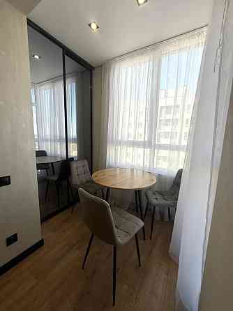 Продаж Квартира 2-кімнатна, 8/10 поверх на Семейная, 4 Дніпро