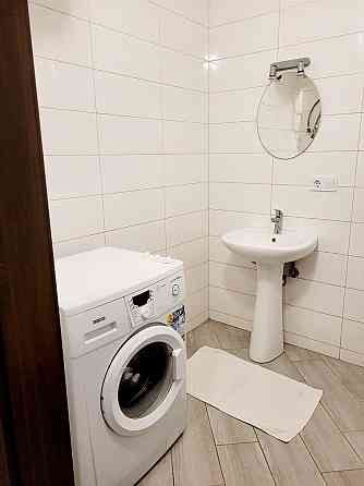 Оренда Квартира 1-кімнатна, 10/24 поверх на Харьковское шоссе, 188 Kiev