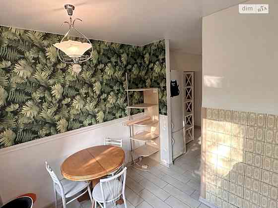 Оренда Квартира 3-кімнатна, 3/12 поверх на вул. Академіка Доброхотова, 1 Київ