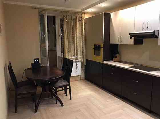 Оренда Квартира 3-кімнатна, 2/16 поверх на ул. Бориспольская, 12 Київ