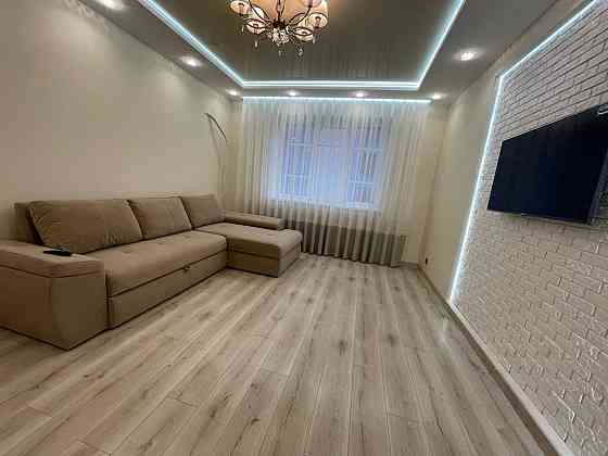 Оренда Квартира 3-кімнатна, 6/10 поверх на вул. Національної Гвардії Івано-Франківськ