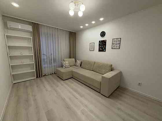 Продаж 1к Квартира 39.4 кв.м Курчатова вул. Рівне