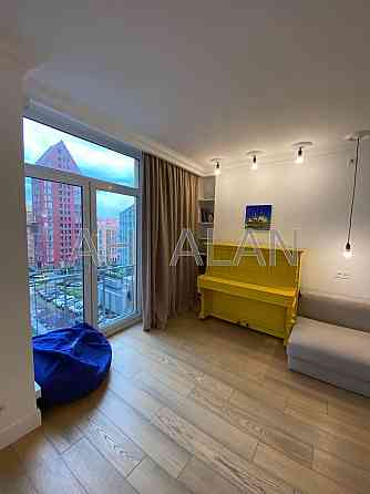 Продаж Будинок 3-кімнатний на Регенераторна вул., 4, корп. 14 Киев