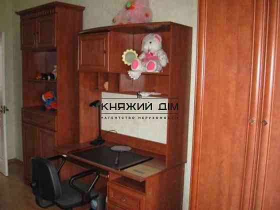 Оренда Квартира 3-кімнатна, 9/9 поверх на вул. Велика Васильківська Київ