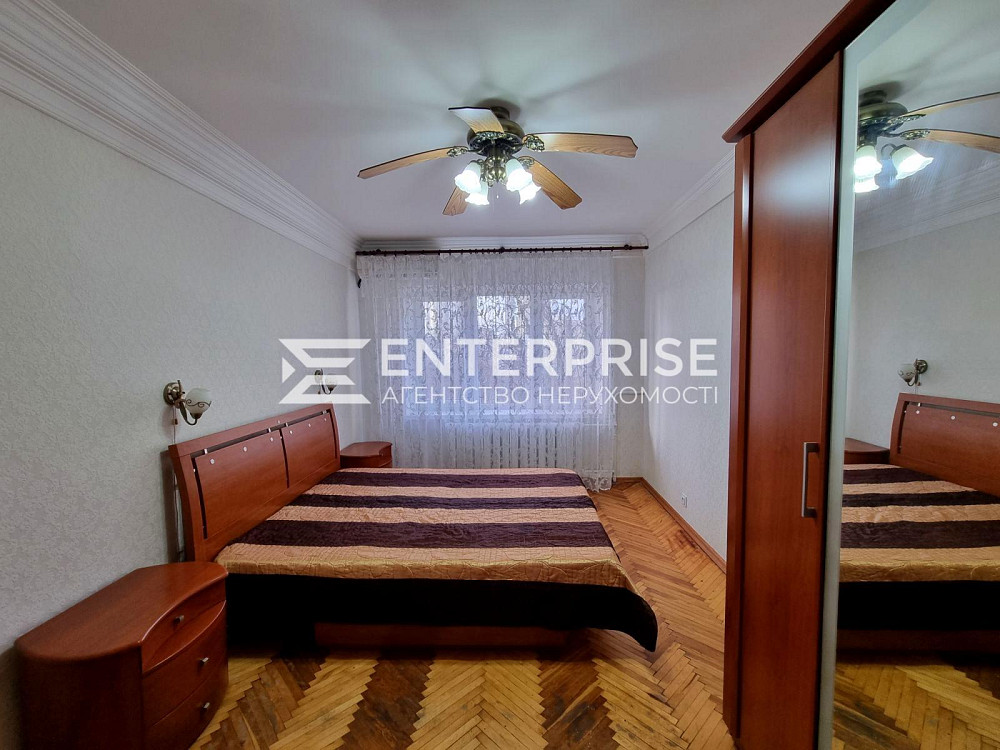 Продаж Квартира 2-кімнатна, 5/5 поверх на вул. Кирилло-Мефодиевская Киев - изображение 1