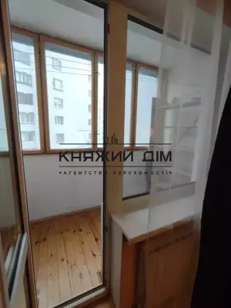 Продаж 3 кімнатна квартира КОД 21145916 Киев