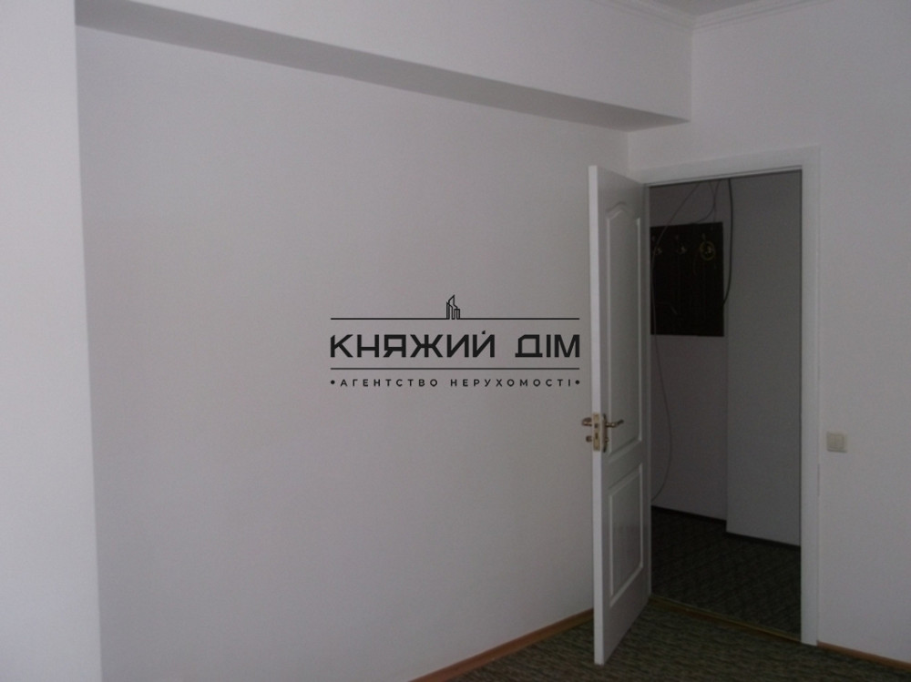 3-кімнатна квартира в центрі біля м. Золоті Ворота. Вул. Володимирська 51/53. Код: 21144737 Киев - изображение 2