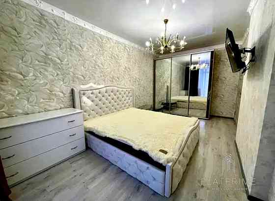 Продаж Квартира 3-кімнатна, 22/25 поверх на Пчілки Олени вул., д. 8 Kiev