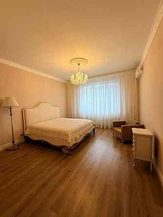 Продаж Квартира 1-кімнатна, 20/23 поверх на Трускавецька вул., д. 2А Киев