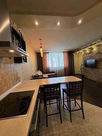 Продаж Квартира 1-кімнатна, 14/14 поверх на Вишгородська вул., д. 45 Kiev