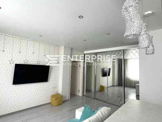 Продаж Квартира 2-кімнатна, 22/25 поверх на вул. Освіти Kiev