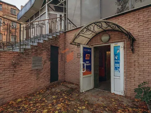 Здається    Чернівці Вокзальна (Гагаріна Юрія) вулиця Чернівці - фото 8