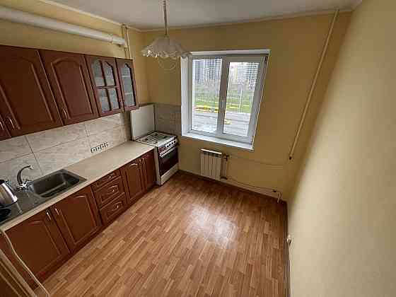 Оренда Квартира 3-кімнатна, 7/9 поверх на проспект Романа Шухевича (Генерала Ватутина), д.8 Киев