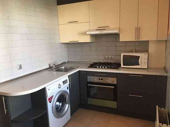 Оренда Квартира 1-кімнатна, 6/9 поверх на ул. Урловская, 1/8 Киев