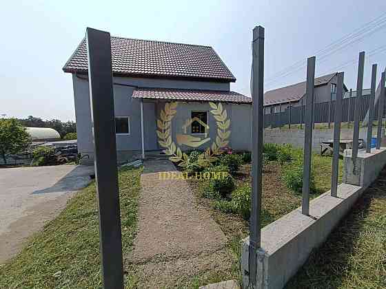 Продаж Будинок 4-кімнатний на Молодёжная ул., 13 