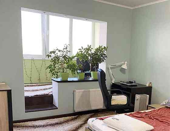 Оренда Квартира 3-кімнатна на ул. Здолбуновская, 13 Kiev