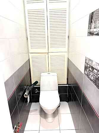 Продаж Квартира 2-кімнатна, 5/5 поверх на Олекси Тихого вул., д. 38/19 Киев