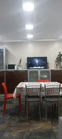 Продаж Будинок 6-кімнатний на ул. Виноградна, 43а Корсунци