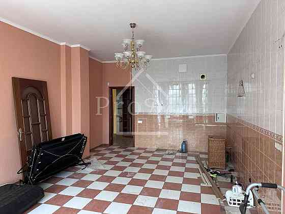 Продаж чотирикімнатна квартира 172.50м2 метро Політехнічний інститут Киев