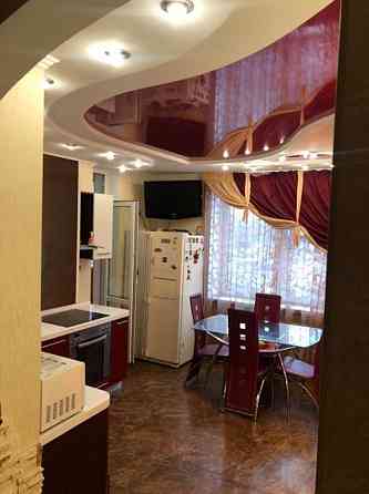 Оренда Квартира 2-кімнатна на Пчелки Елены ул., 2А Київ