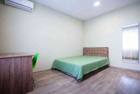 Оренда Квартира 1-кімнатна, 17/24 поверх на Нижньоключова, 14 Киев