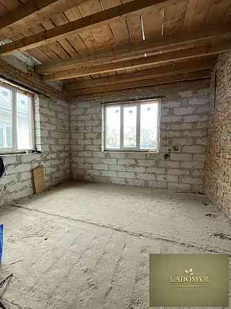 Продаж Будинок 5-кімнатний на вул. Мойсея Базіна Рівне