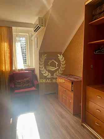 Продаж Квартира 1-кімнатна, 4/4 поверх на Просвещения ул., 18 Киев