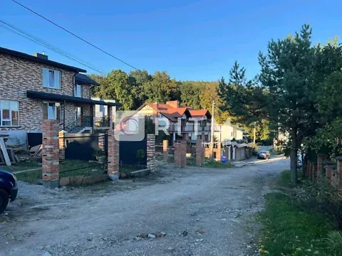 Продаж 3-поверховий   200 кв.м 4 кімн. на Роксолани вулиця 18 Дубляни - фото 3