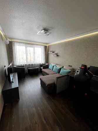 Продаж Квартира 3-кімнатна, 8/9 поверх на Володимира Івасюка вул., д. 9 Kiev