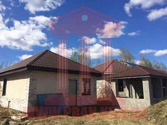 Продаж 2-поверховий Будинок з ділянкою 17 сот 370 кв.м  на Строителей 