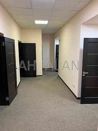 Оренда офісне приміщення на Хрещатик вул., 8 приміщень - 3, поверх - 3/6 Київ