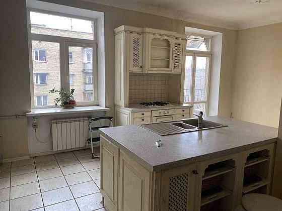 Продаж Квартира 5-кімнатна, 5/6 поверх на Олександра Кониського вул., д. 74 Київ