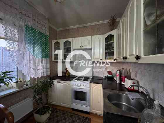 Продаж Квартира 3-кімнатна, 6/12 поверх на Червоної Калини вул., д. 79 Київ