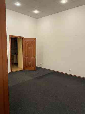 Продаж комерційне приміщення на ул. Льва Толстого, 10 приміщень - 4, поверх - 1 Одеса