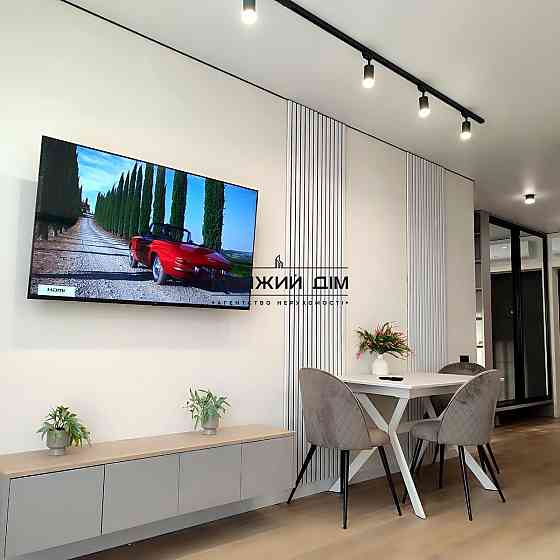 Продаж Квартира 1-кімнатна, 14/25 поверх на вул. Родини Крістерів Київ