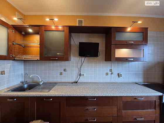 Продаж Квартира 3-кімнатна, 19/25 поверх на Милославська вул., д. 4 Київ