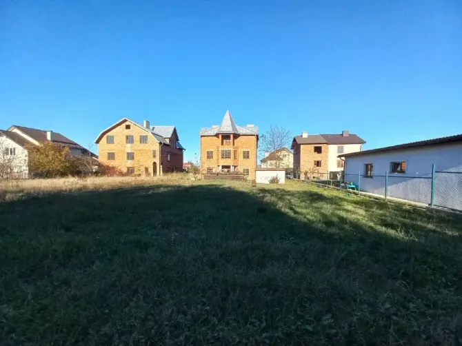 Продаж 3-поверховий Будинок з ділянкою 12 сот 206 кв.м 6 кімн. на вулиця Галицька, 1 Івано-Франківськ - фото 1