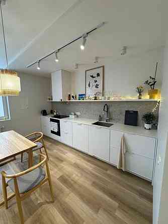 Продаж Квартира 2-кімнатна, 12/16 поверх на Олександра Олеся вул., 4б Киев