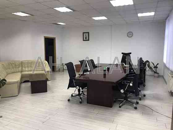 Оренда Будинок 5-кімнатний на Щекавицька вул., 30/39 Київ