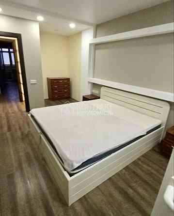 Продаж Квартира 3-кімнатна, 9/9 поверх на вул. Победы Харків