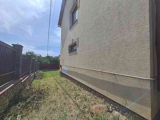 Продаж Будинок на вул. Вишнева 