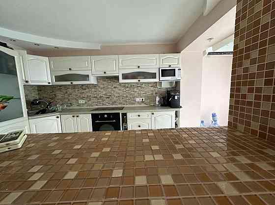 Продаж Квартира 3-кімнатна, 9/9 поверх на Победы наб., 58 Dnipro