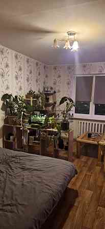 Продаж Квартира 3-кімнатна, 21/25 поверх на Урловская ул. Киев