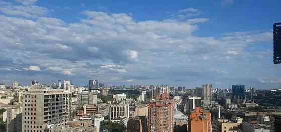 Оренда Квартира 3-кімнатна, 25/25 поверх на ул. Златоустовская Киев