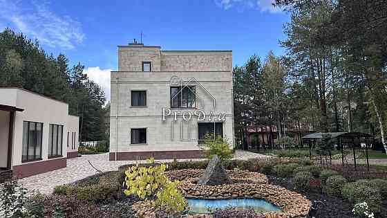 Продаж Будинок 8-кімнатний на Миколи Петровського вул., 127 Мирча