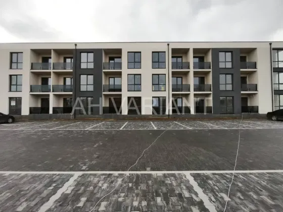 For sale 1-room Apartment 39 sq.m Волошкова 32 Storozhnytsia