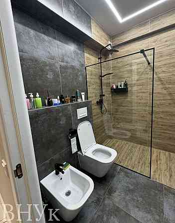 Продаж Квартира 2-кімнатна, 2/10 поверх на вул. Миру Ternopil'